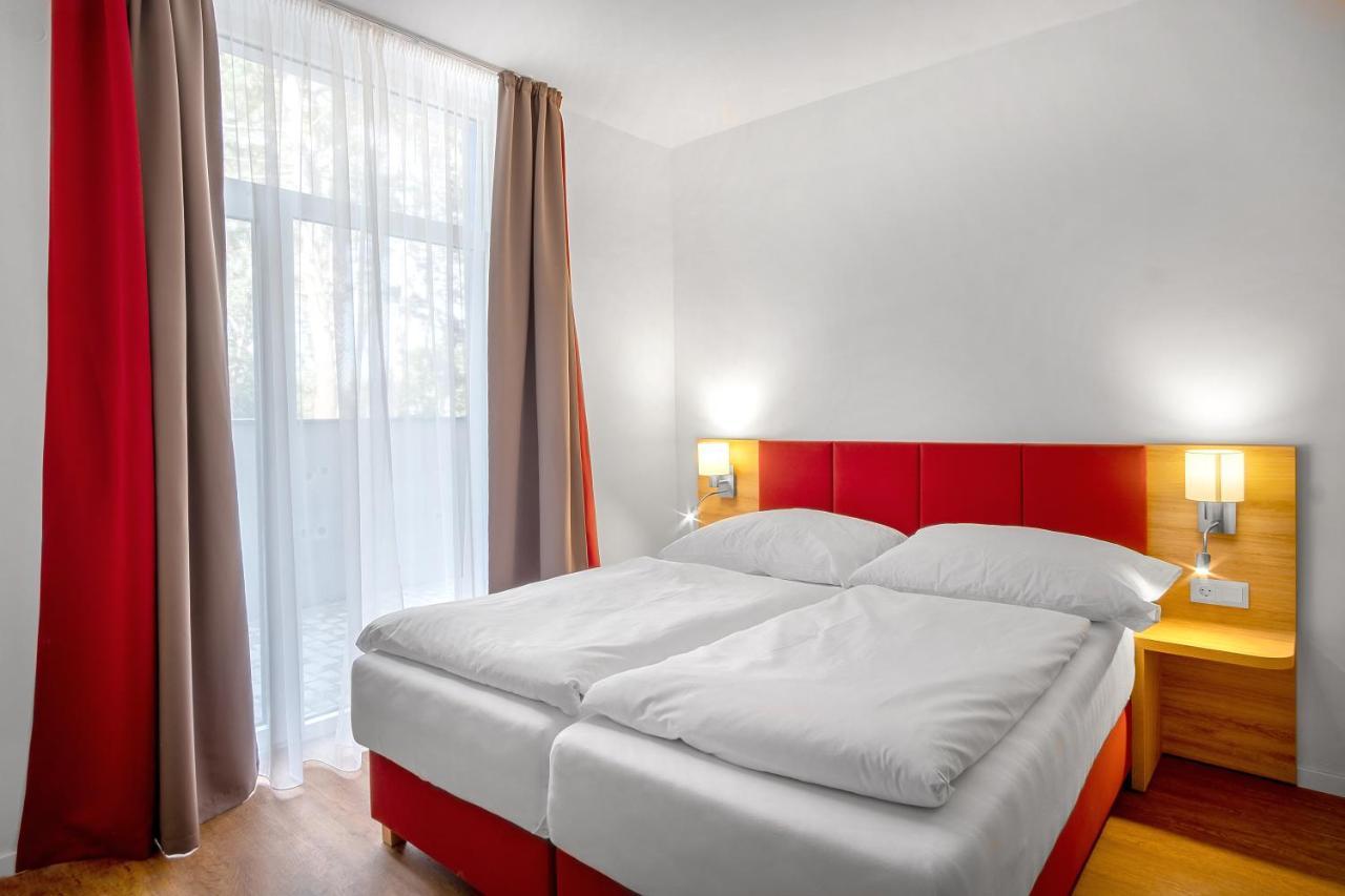 Appartamento Szent Bernadett Családi Apartmanház Siófok Esterno foto